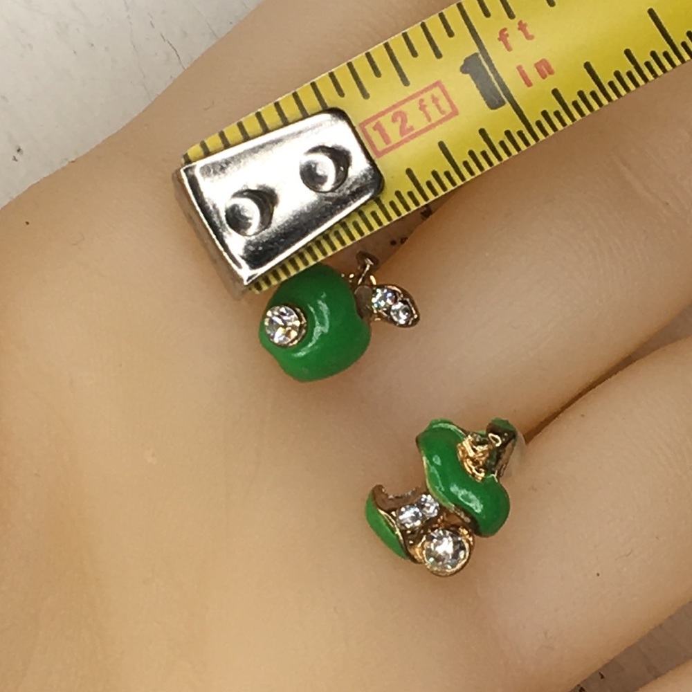 EARRINGS ARE OXIDIZING STUDS LOOK STAINED (NEW) - Picture 5 of 6